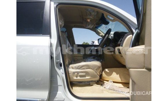ទិញ នាំចូល Toyota Land Cruiser White ឡាន} ក្នុង Import - Dubai ក្នុង Kampot Province ទិញ នាំចូល Toyota Land Cruiser White ឡាន} ក្នុង Import - Dubai ក្នុង Kampot Province
