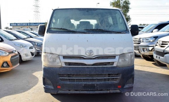 Acheter Import Voiture Toyota Hiace Blanc à Import - Dubai, Kampot Province Acheter Import Voiture Toyota Hiace Blanc à Import - Dubai, Kampot Province