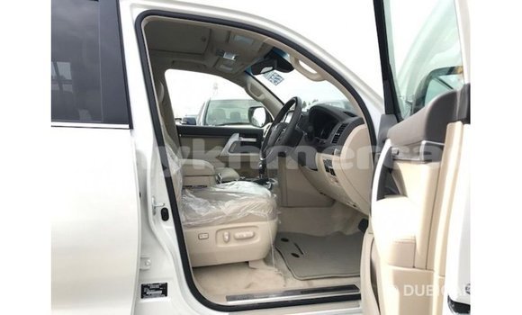 ទិញ នាំចូល Toyota Land Cruiser White ឡាន} ក្នុង Import - Dubai ក្នុង Kampot Province ទិញ នាំចូល Toyota Land Cruiser White ឡាន} ក្នុង Import - Dubai ក្នុង Kampot Province