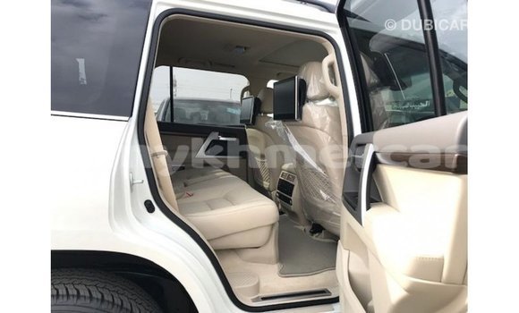 ទិញ នាំចូល Toyota Land Cruiser White ឡាន} ក្នុង Import - Dubai ក្នុង Kampot Province ទិញ នាំចូល Toyota Land Cruiser White ឡាន} ក្នុង Import - Dubai ក្នុង Kampot Province
