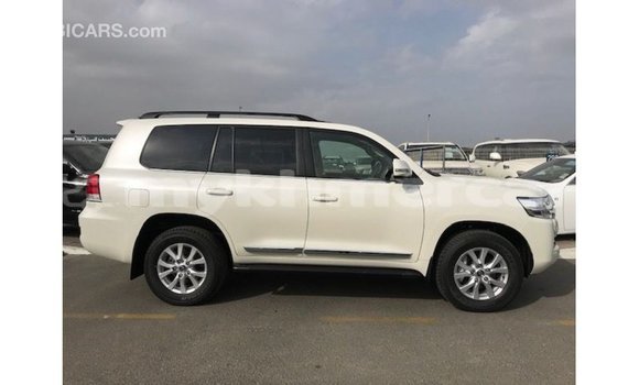 ទិញ នាំចូល Toyota Land Cruiser White ឡាន} ក្នុង Import - Dubai ក្នុង Kampot Province ទិញ នាំចូល Toyota Land Cruiser White ឡាន} ក្នុង Import - Dubai ក្នុង Kampot Province