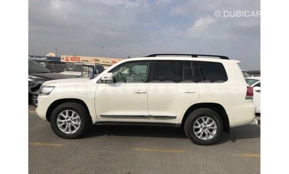 ទិញ នាំចូល Toyota Land Cruiser White ឡាន} ក្នុង Import - Dubai ក្នុង Kampot Province ទិញ នាំចូល Toyota Land Cruiser White ឡាន} ក្នុង Import - Dubai ក្នុង Kampot Province