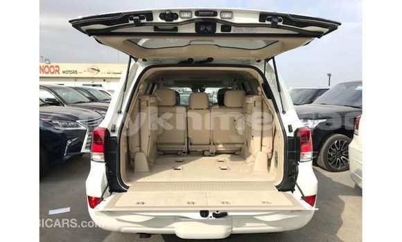 ទិញ នាំចូល Toyota Land Cruiser White ឡាន} ក្នុង Import - Dubai ក្នុង Kampot Province ទិញ នាំចូល Toyota Land Cruiser White ឡាន} ក្នុង Import - Dubai ក្នុង Kampot Province