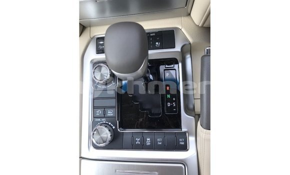 ទិញ នាំចូល Toyota Land Cruiser White ឡាន} ក្នុង Import - Dubai ក្នុង Kampot Province ទិញ នាំចូល Toyota Land Cruiser White ឡាន} ក្នុង Import - Dubai ក្នុង Kampot Province