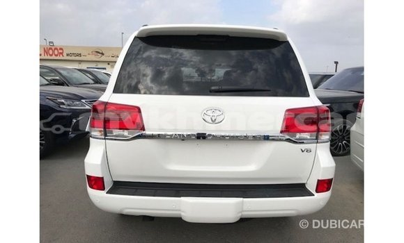 Acheter Import Voiture Toyota Land Cruiser Blanc à Import - Dubai, Kampot Province Acheter Import Voiture Toyota Land Cruiser Blanc à Import - Dubai, Kampot Province