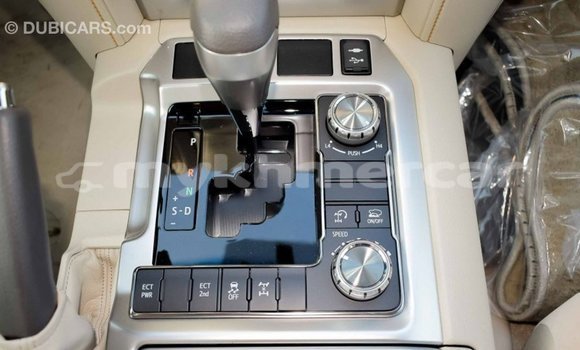 Acheter Import Voiture Toyota Land Cruiser Blanc à Import - Dubai, Kampot Province Acheter Import Voiture Toyota Land Cruiser Blanc à Import - Dubai, Kampot Province