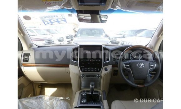ទិញ នាំចូល Toyota Land Cruiser White ឡាន} ក្នុង Import - Dubai ក្នុង Kampot Province ទិញ នាំចូល Toyota Land Cruiser White ឡាន} ក្នុង Import - Dubai ក្នុង Kampot Province
