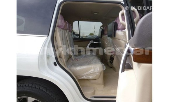 ទិញ នាំចូល Toyota Land Cruiser White ឡាន} ក្នុង Import - Dubai ក្នុង Kampot Province ទិញ នាំចូល Toyota Land Cruiser White ឡាន} ក្នុង Import - Dubai ក្នុង Kampot Province