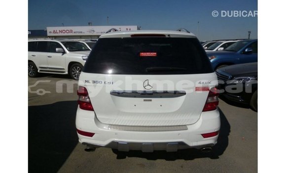 Buy Import Mercedes-Benz 190 (W201) White Car in Import - Dubai in Kampot Province Buy Import Mercedes-Benz 190 (W201) White Car in Import - Dubai in Kampot Province