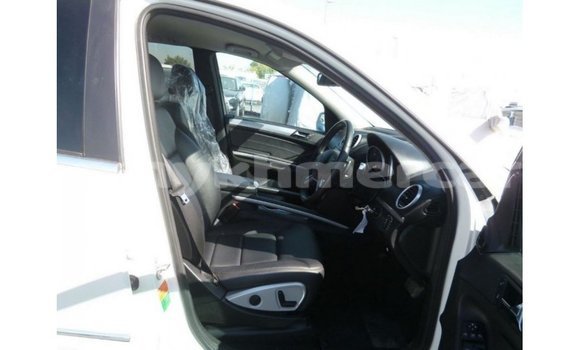 Buy Import Mercedes-Benz 190 (W201) White Car in Import - Dubai in Kampot Province Buy Import Mercedes-Benz 190 (W201) White Car in Import - Dubai in Kampot Province