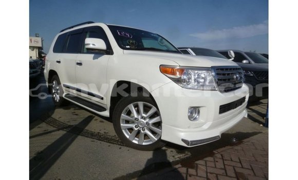 ទិញ នាំចូល Toyota Land Cruiser White ឡាន} ក្នុង Import - Dubai ក្នុង Kampot Province ទិញ នាំចូល Toyota Land Cruiser White ឡាន} ក្នុង Import - Dubai ក្នុង Kampot Province