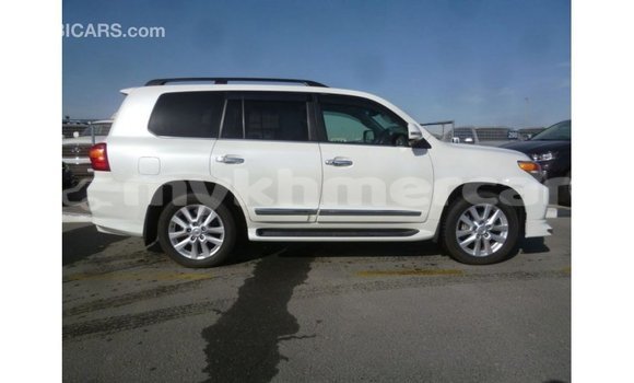 ទិញ នាំចូល Toyota Land Cruiser White ឡាន} ក្នុង Import - Dubai ក្នុង Kampot Province ទិញ នាំចូល Toyota Land Cruiser White ឡាន} ក្នុង Import - Dubai ក្នុង Kampot Province
