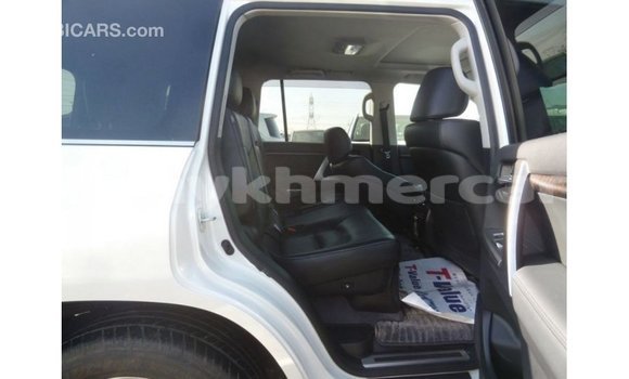 ទិញ នាំចូល Toyota Land Cruiser White ឡាន} ក្នុង Import - Dubai ក្នុង Kampot Province ទិញ នាំចូល Toyota Land Cruiser White ឡាន} ក្នុង Import - Dubai ក្នុង Kampot Province