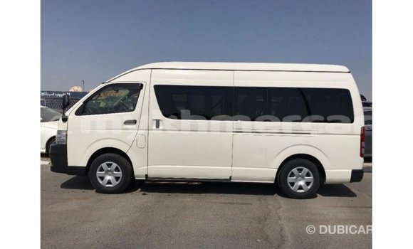 Acheter Import Voiture Toyota Hiace Blanc à Import - Dubai, Kampot Province Acheter Import Voiture Toyota Hiace Blanc à Import - Dubai, Kampot Province