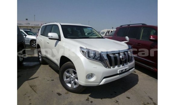 Acheter Import Voiture Toyota Prado Blanc à Import - Dubai, Kampot Province Acheter Import Voiture Toyota Prado Blanc à Import - Dubai, Kampot Province