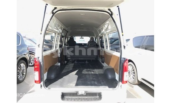 Buy Import Toyota Hiace White Car in Import - Dubai in Kampot Province Buy Import Toyota Hiace White Car in Import - Dubai in Kampot Province