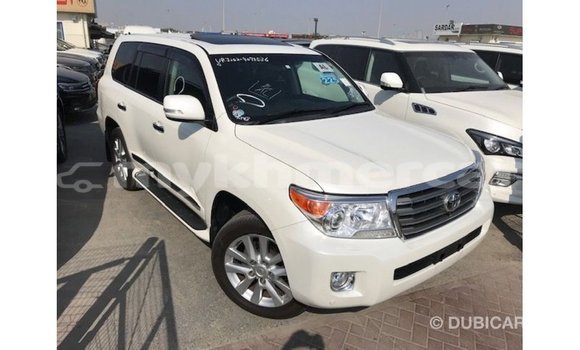 Acheter Import Voiture Toyota Land Cruiser Blanc à Import - Dubai, Kampot Province Acheter Import Voiture Toyota Land Cruiser Blanc à Import - Dubai, Kampot Province
