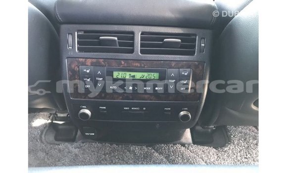 Acheter Import Voiture Toyota Land Cruiser Blanc à Import - Dubai, Kampot Province Acheter Import Voiture Toyota Land Cruiser Blanc à Import - Dubai, Kampot Province