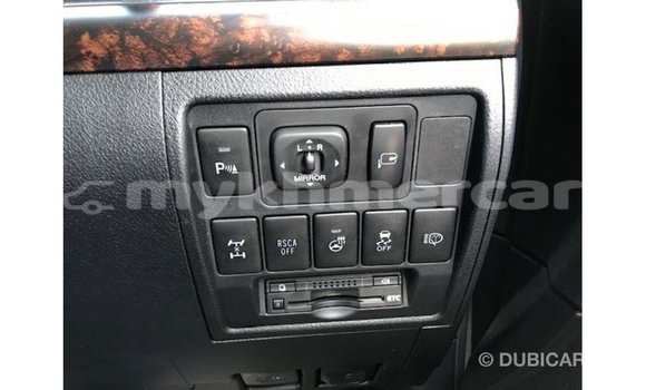 Acheter Import Voiture Toyota Land Cruiser Blanc à Import - Dubai, Kampot Province Acheter Import Voiture Toyota Land Cruiser Blanc à Import - Dubai, Kampot Province