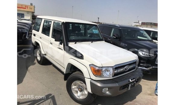 Acheter Import Voiture Toyota Land Cruiser Blanc à Import - Dubai, Kampot Province Acheter Import Voiture Toyota Land Cruiser Blanc à Import - Dubai, Kampot Province