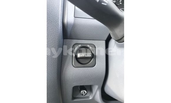 Acheter Import Voiture Toyota Land Cruiser Blanc à Import - Dubai, Kampot Province Acheter Import Voiture Toyota Land Cruiser Blanc à Import - Dubai, Kampot Province