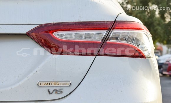 Acheter Import Voiture Toyota Camry Blanc à Import - Dubai, Kampot Province Acheter Import Voiture Toyota Camry Blanc à Import - Dubai, Kampot Province
