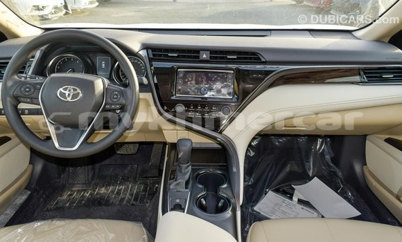 Acheter Import Voiture Toyota Camry Blanc à Import - Dubai, Kampot Province Acheter Import Voiture Toyota Camry Blanc à Import - Dubai, Kampot Province