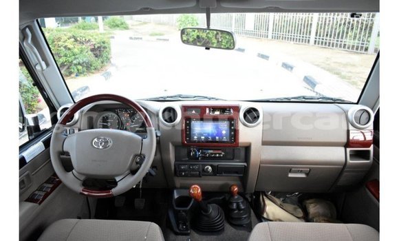 Acheter Import Voiture Toyota Land Cruiser Autre à Import - Dubai, Kampot Province Acheter Import Voiture Toyota Land Cruiser Autre à Import - Dubai, Kampot Province