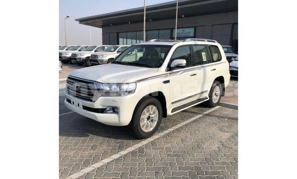 Buy Import Toyota Land Cruiser White Car in Import - Dubai in Kampot Province Buy Import Toyota Land Cruiser White Car in Import - Dubai in Kampot Province
