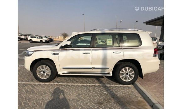 Buy Import Toyota Land Cruiser White Car in Import - Dubai in Kampot Province Buy Import Toyota Land Cruiser White Car in Import - Dubai in Kampot Province