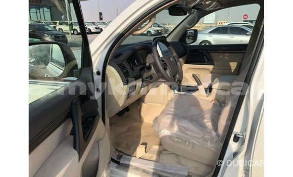 Buy Import Toyota Land Cruiser White Car in Import - Dubai in Kampot Province Buy Import Toyota Land Cruiser White Car in Import - Dubai in Kampot Province