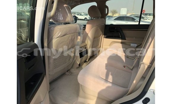 Buy Import Toyota Land Cruiser White Car in Import - Dubai in Kampot Province Buy Import Toyota Land Cruiser White Car in Import - Dubai in Kampot Province