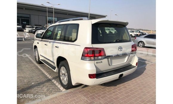 Buy Import Toyota Land Cruiser White Car in Import - Dubai in Kampot Province Buy Import Toyota Land Cruiser White Car in Import - Dubai in Kampot Province
