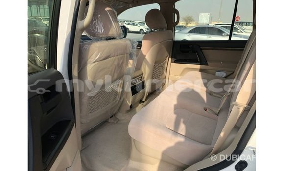 Buy Import Toyota Land Cruiser White Car in Import - Dubai in Kampot Province Buy Import Toyota Land Cruiser White Car in Import - Dubai in Kampot Province