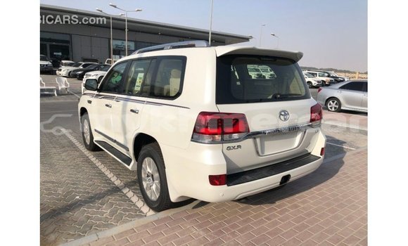 Buy Import Toyota Land Cruiser White Car in Import - Dubai in Kampot Province Buy Import Toyota Land Cruiser White Car in Import - Dubai in Kampot Province