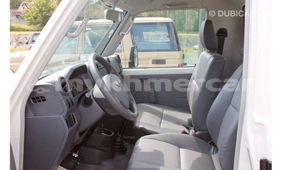 Buy Import Toyota Land Cruiser White Car in Import - Dubai in Kampot Province Buy Import Toyota Land Cruiser White Car in Import - Dubai in Kampot Province