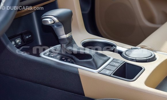 Acheter Import Voiture Kia Sportage Blanc à Import - Dubai, Kampot Province Acheter Import Voiture Kia Sportage Blanc à Import - Dubai, Kampot Province