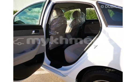 Acheter Import Voiture Hyundai Sonata Blanc à Import - Dubai, Kampot Province Acheter Import Voiture Hyundai Sonata Blanc à Import - Dubai, Kampot Province