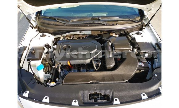 Acheter Import Voiture Hyundai Sonata Blanc à Import - Dubai, Kampot Province Acheter Import Voiture Hyundai Sonata Blanc à Import - Dubai, Kampot Province