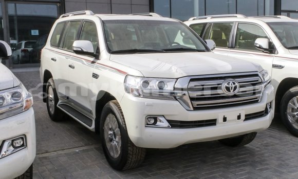 Buy Import Toyota Land Cruiser White Car in Import - Dubai in Kampot Province Buy Import Toyota Land Cruiser White Car in Import - Dubai in Kampot Province