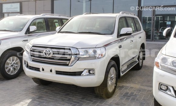 Buy Import Toyota Land Cruiser White Car in Import - Dubai in Kampot Province Buy Import Toyota Land Cruiser White Car in Import - Dubai in Kampot Province