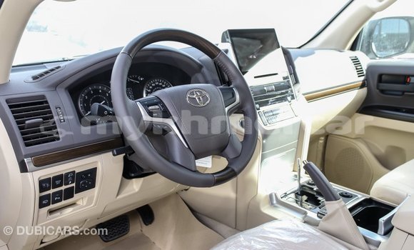 Buy Import Toyota Land Cruiser White Car in Import - Dubai in Kampot Province Buy Import Toyota Land Cruiser White Car in Import - Dubai in Kampot Province