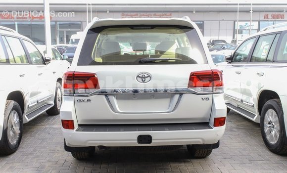 Buy Import Toyota Land Cruiser White Car in Import - Dubai in Kampot Province Buy Import Toyota Land Cruiser White Car in Import - Dubai in Kampot Province