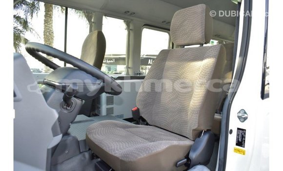 Acheter Import Voiture Toyota Coaster Blanc à Import - Dubai, Kampot Province Acheter Import Voiture Toyota Coaster Blanc à Import - Dubai, Kampot Province