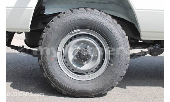 Buy Import Toyota Land Cruiser White Car in Import - Dubai in Kampot Province Buy Import Toyota Land Cruiser White Car in Import - Dubai in Kampot Province