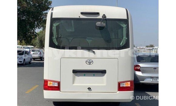 Acheter Import Voiture Toyota Coaster Blanc à Import - Dubai, Kampot Province Acheter Import Voiture Toyota Coaster Blanc à Import - Dubai, Kampot Province