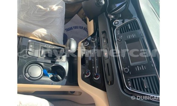 Acheter Import Voiture Kia Carnival Blanc à Import - Dubai, Kampot Province Acheter Import Voiture Kia Carnival Blanc à Import - Dubai, Kampot Province