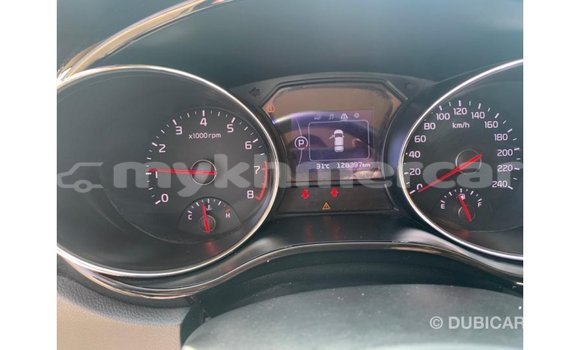 Acheter Import Voiture Kia Carnival Blanc à Import - Dubai, Kampot Province Acheter Import Voiture Kia Carnival Blanc à Import - Dubai, Kampot Province