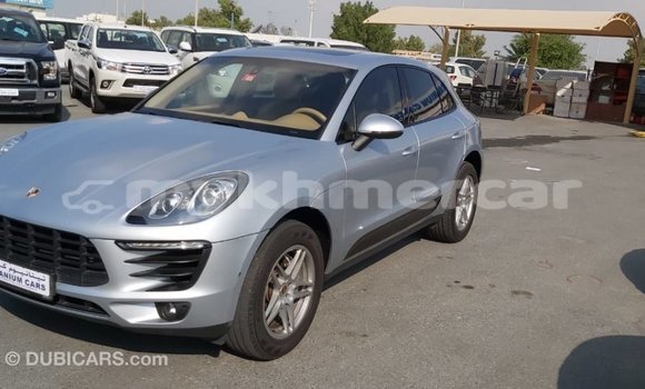 Acheter Import Voiture Porsche Macan Autre à Import - Dubai, Kampot Province Acheter Import Voiture Porsche Macan Autre à Import - Dubai, Kampot Province