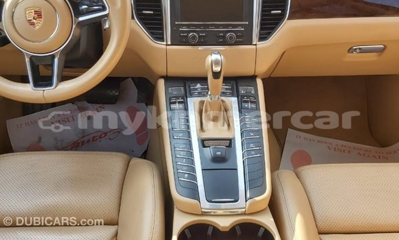Acheter Import Voiture Porsche Macan Autre à Import - Dubai, Kampot Province Acheter Import Voiture Porsche Macan Autre à Import - Dubai, Kampot Province